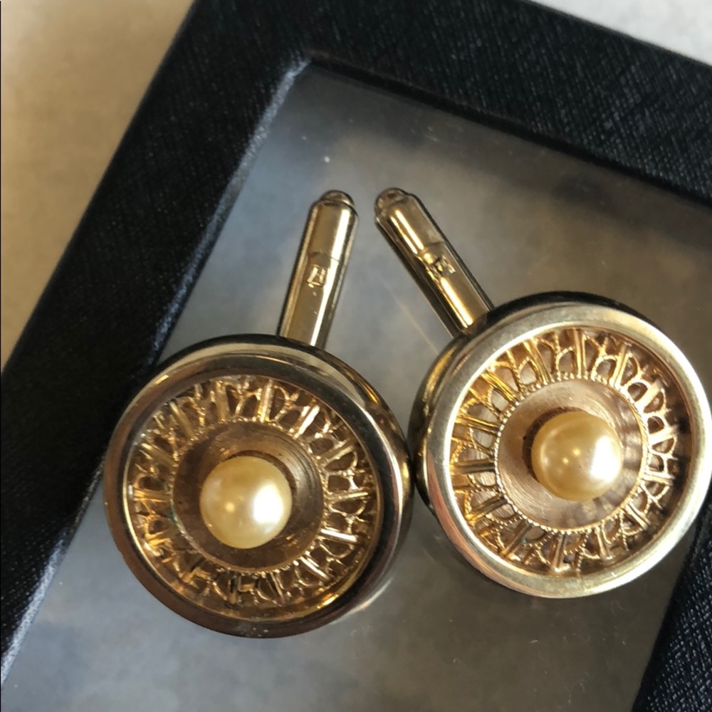 Cuff links